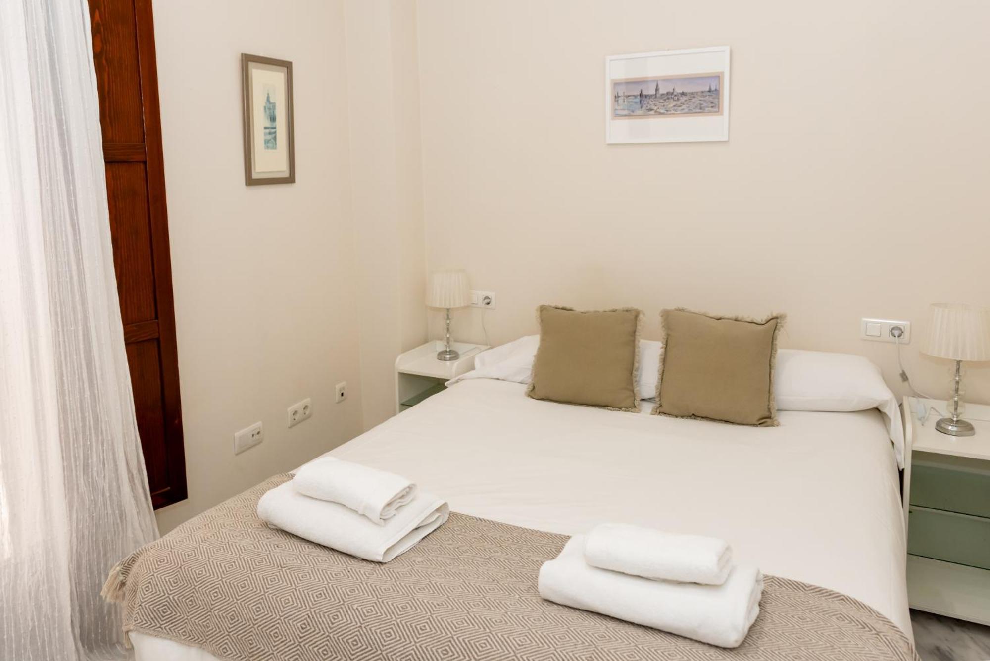 Charming & Quiet Apartment In Plaza Del Salvador Seville Exterior photo