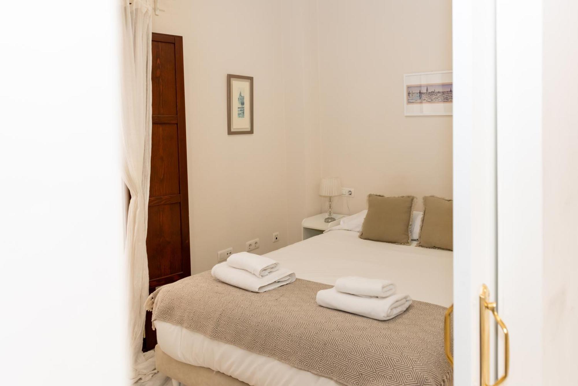 Charming & Quiet Apartment In Plaza Del Salvador Seville Exterior photo